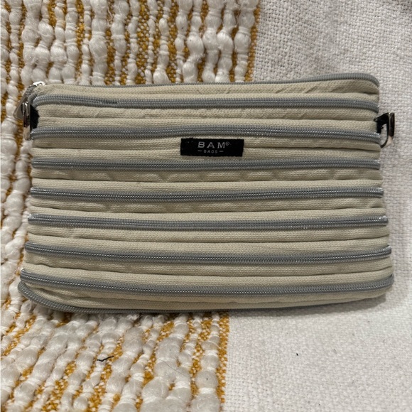 BAM‎ Y2K Zippurse Cream & Black *No Strap - Picture 1 of 8